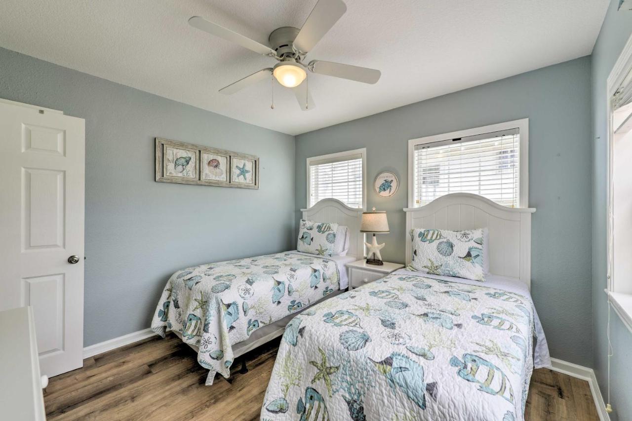 Breezy Pcb Retreat With Direct Access! Holiday home
